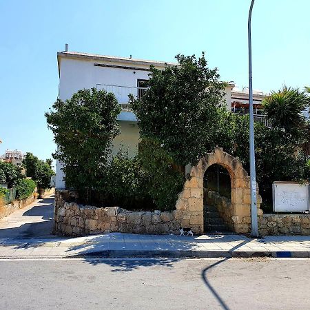 2 Bedroom Cozy Apartment Near Tourist Area, 200M From Sea Paphos Eksteriør billede