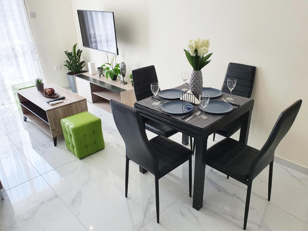 2 Bedroom Cozy Apartment Near Tourist Area, 200M From Sea Paphos Eksteriør billede