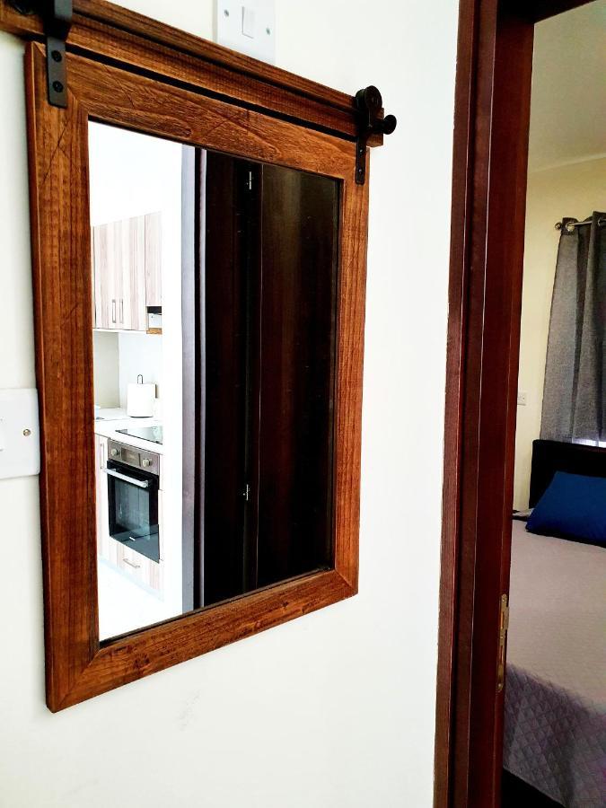 2 Bedroom Cozy Apartment Near Tourist Area, 200M From Sea Paphos Eksteriør billede