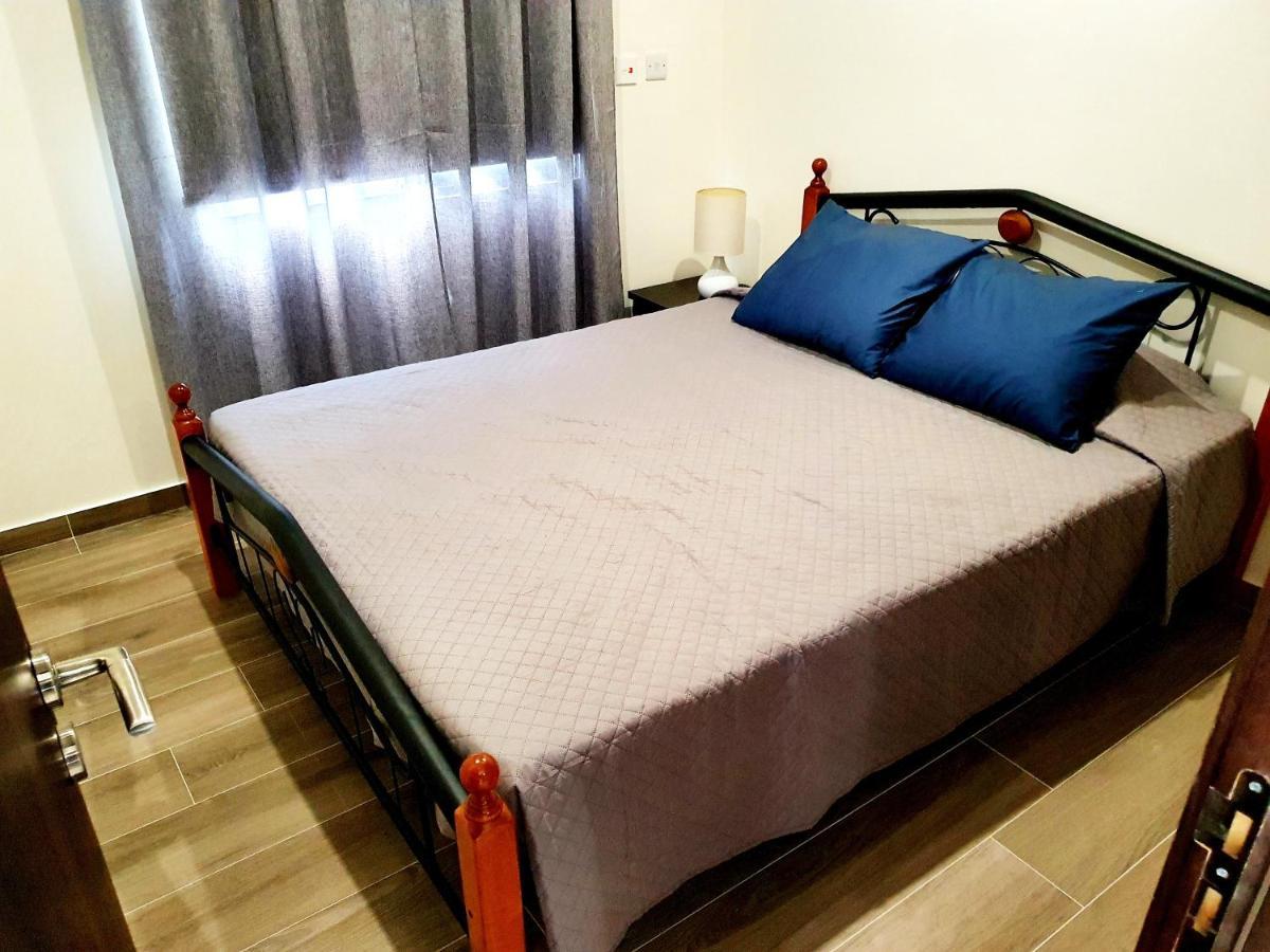 2 Bedroom Cozy Apartment Near Tourist Area, 200M From Sea Paphos Eksteriør billede